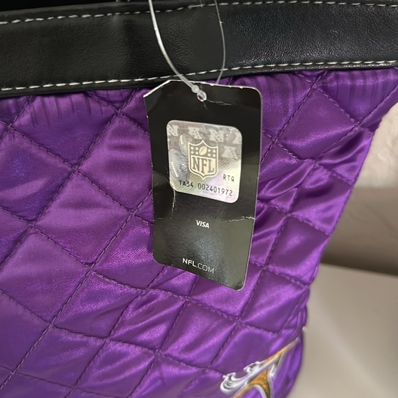 NWT Rare Minnesota Vikings Quilted Satin Tote Licensed Pro•FAN•ity NFL - Picture 4 of 11